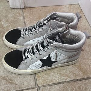 Vintage Havana Black and Gray Athletic Shoes
